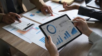 business adviser meeting to analyze and discuss the situation on the financial report in the business adviser meeting to analyze and discuss the situation on the financial report in the